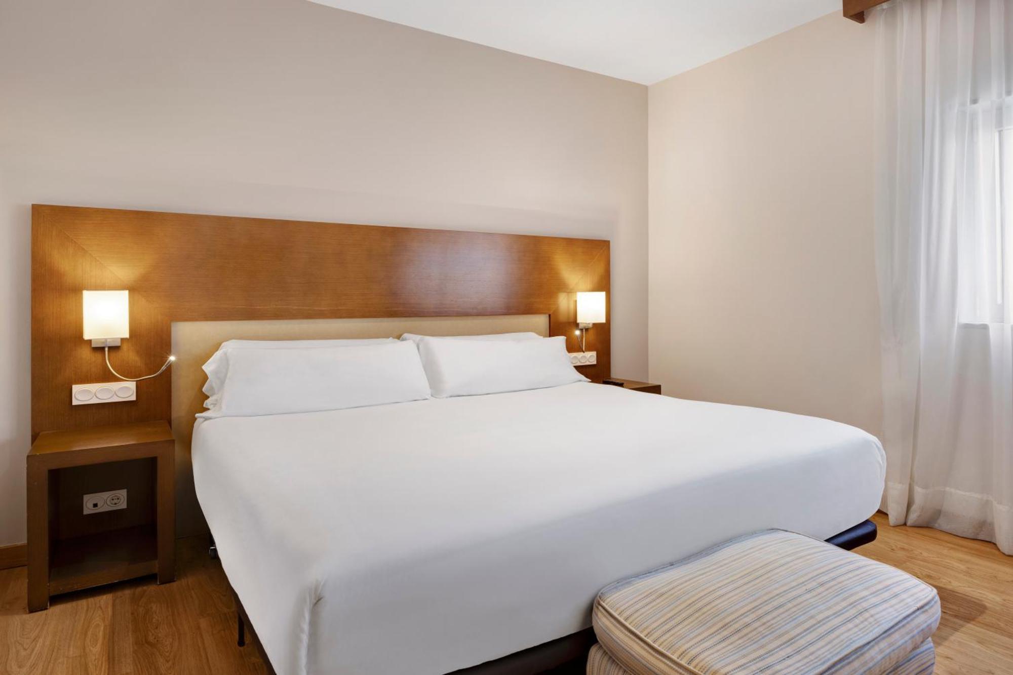 Hotel Logrono Canas 3*